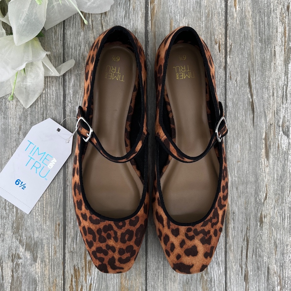 Women's Faux Leather Mary Jayne Leopard Print Flats Shoes Size 6.5